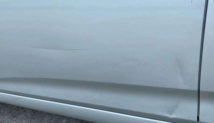 2016 Hyundai Verna 1.6 VTVT SX, Petrol, Manual, 52,054 km, Front passenger door - Minor scratches