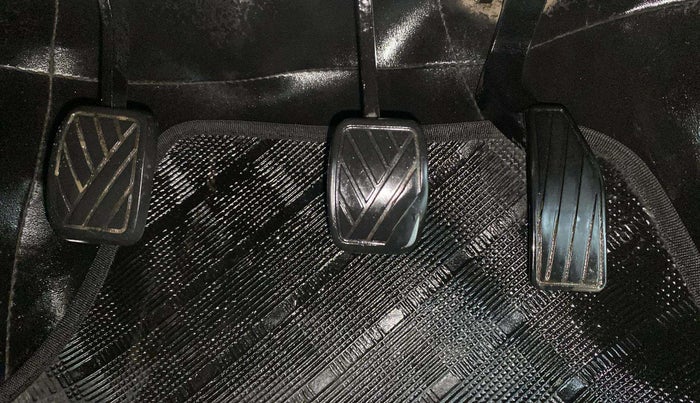 2016 Maruti Celerio VXI CNG, CNG, Manual, 57,305 km, Pedals