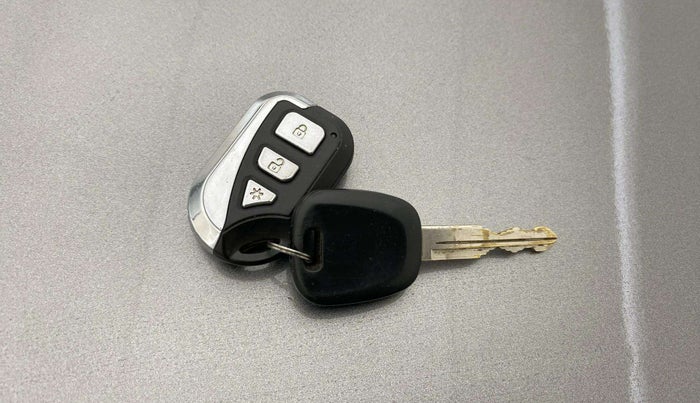 2016 Maruti Celerio VXI CNG, CNG, Manual, 57,305 km, Key Close Up