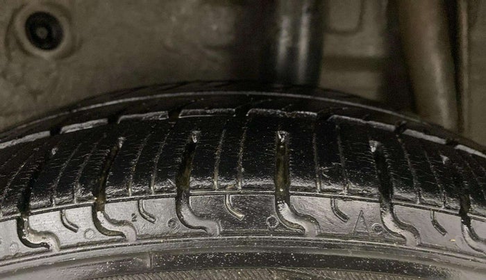 2016 Maruti Celerio VXI CNG, CNG, Manual, 57,305 km, Left Rear Tyre Tread