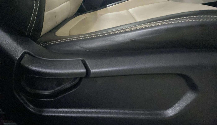 2022 Hyundai VENUE S 1.2, Petrol, Manual, 21,886 km, Driver Side Adjustment Panel