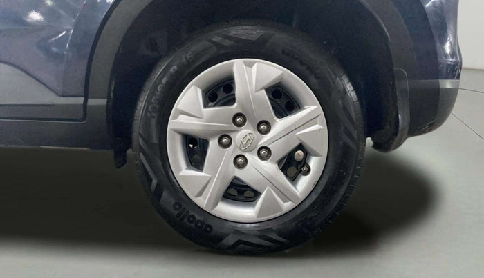 2022 Hyundai VENUE S 1.2, Petrol, Manual, 21,886 km, Left Rear Wheel