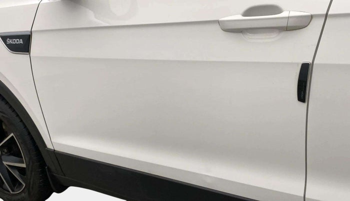 2023 Skoda KUSHAQ AMBITION 1.0L TSI AT, Petrol, Automatic, 28,840 km, Front passenger door - Slightly dented