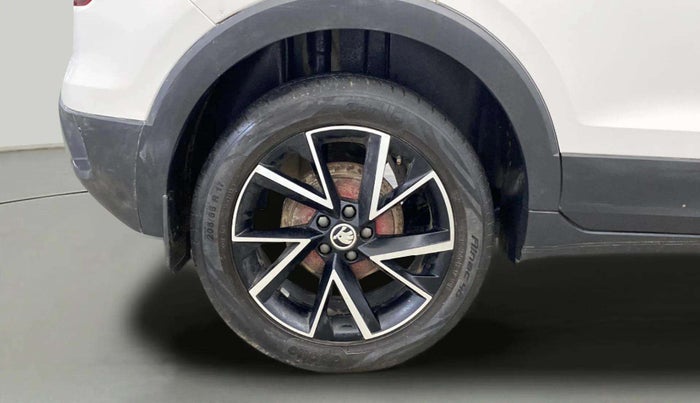 2023 Skoda KUSHAQ AMBITION 1.0L TSI AT, Petrol, Automatic, 28,840 km, Right Rear Wheel