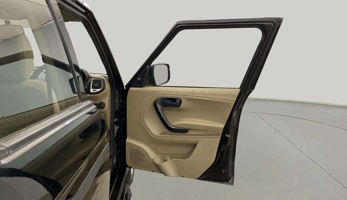 2023 Mahindra BOLERO NEO N 8, Diesel, Manual, 24,679 km, RHS Front Door