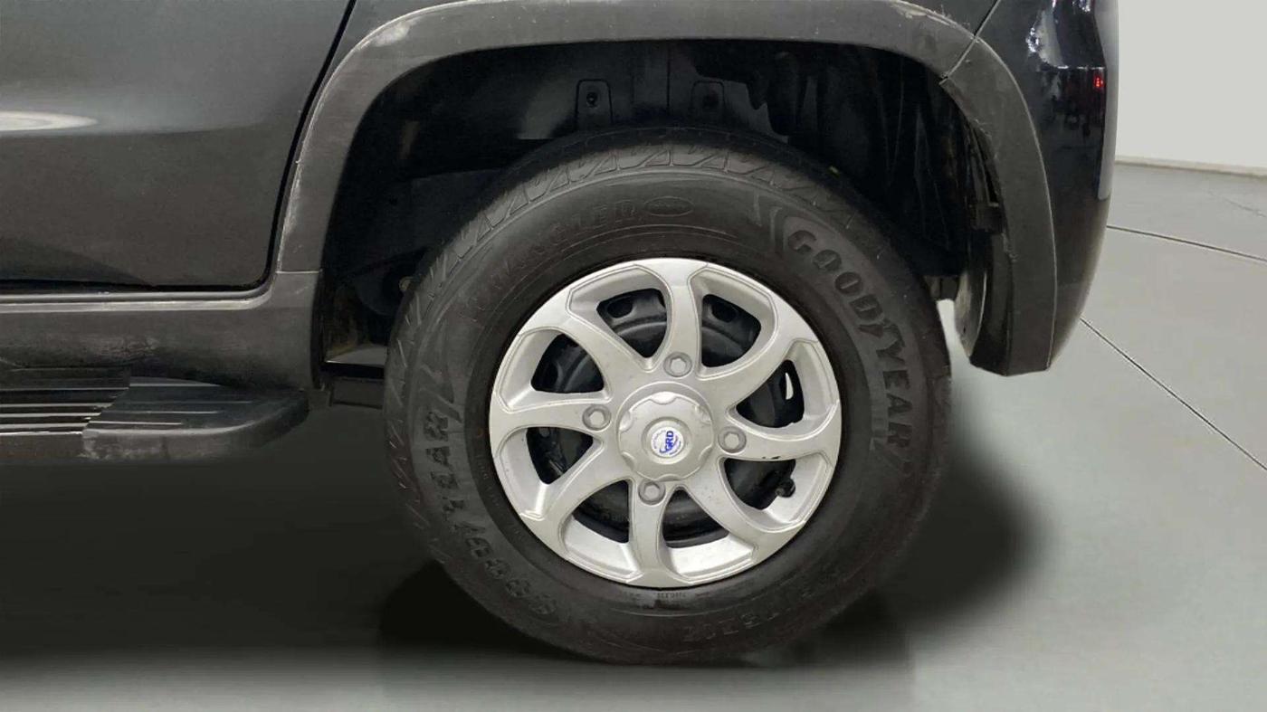 2023 Mahindra BOLERO NEO N 8, Diesel, Manual, 24,836 km, Left Rear Wheel