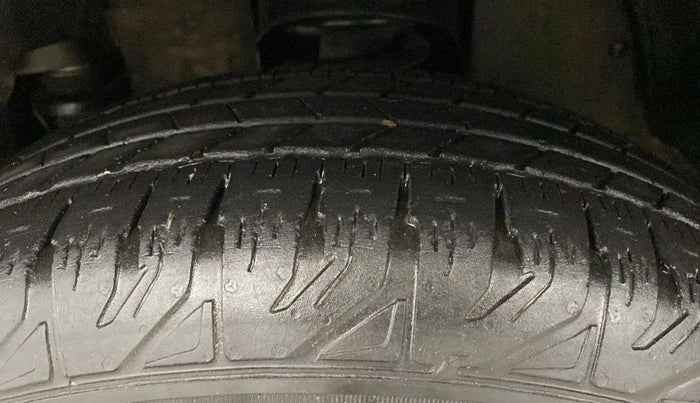 2023 Mahindra BOLERO NEO N 8, Diesel, Manual, 24,679 km, Left Front Tyre Tread