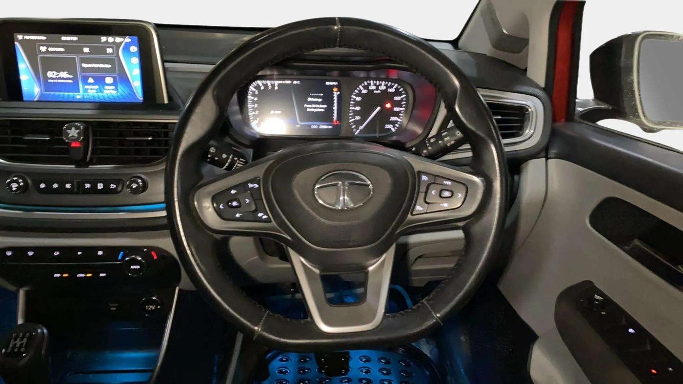 2020 Tata ALTROZ XZ PETROL, Petrol, Manual, 28,010 km, Steering Wheel Close Up