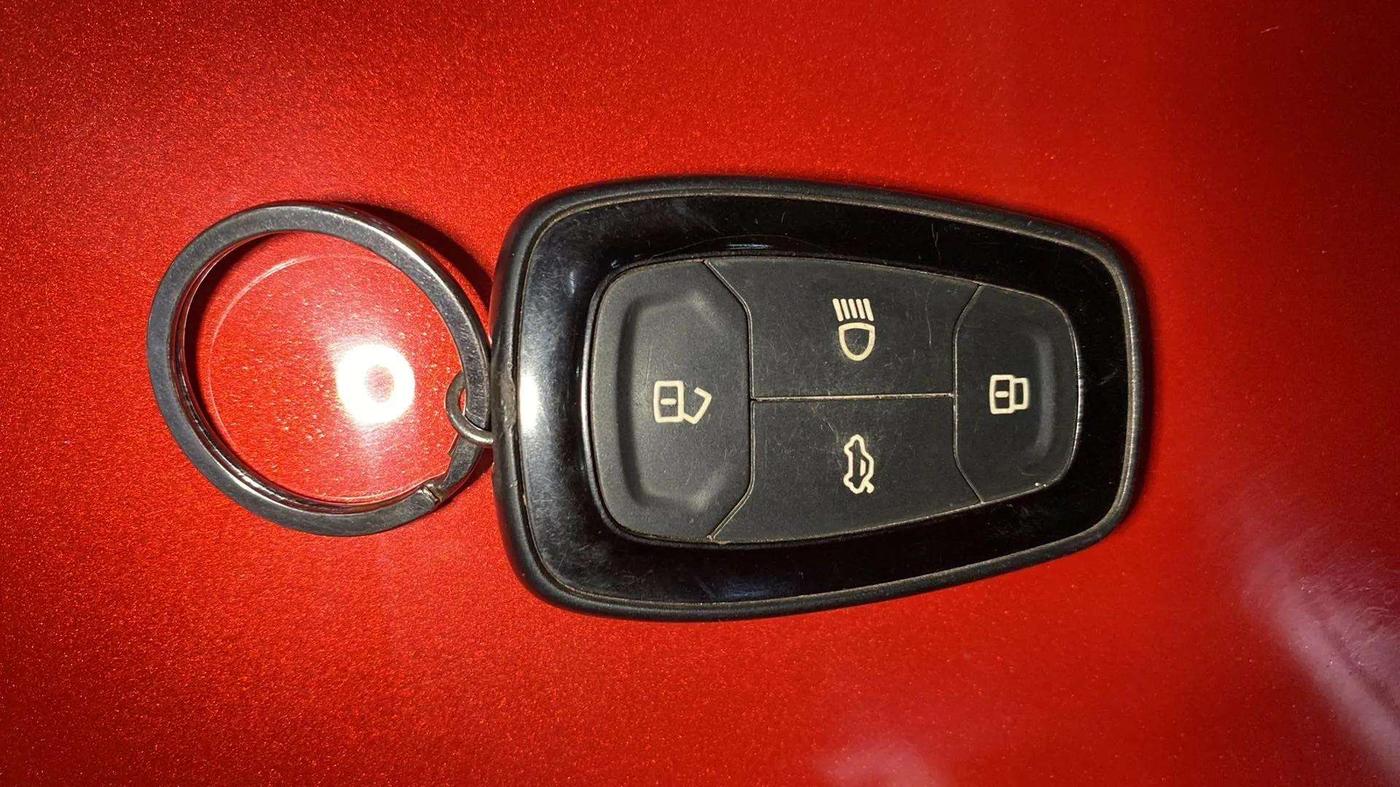 2020 Tata ALTROZ XZ PETROL, Petrol, Manual, 28,010 km, Key Close Up