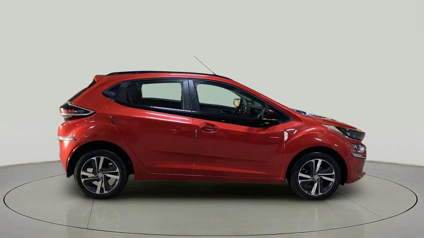 2020 Tata ALTROZ XZ PETROL, Petrol, Manual, 28,010 km, Right Side View