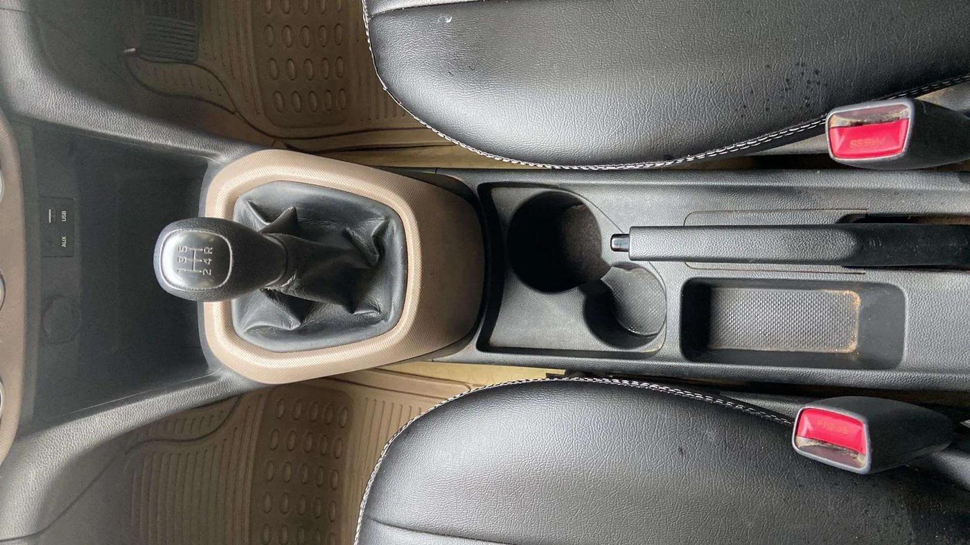 2018 Hyundai Xcent E+, Petrol, Manual, 83,053 km, Gear Lever
