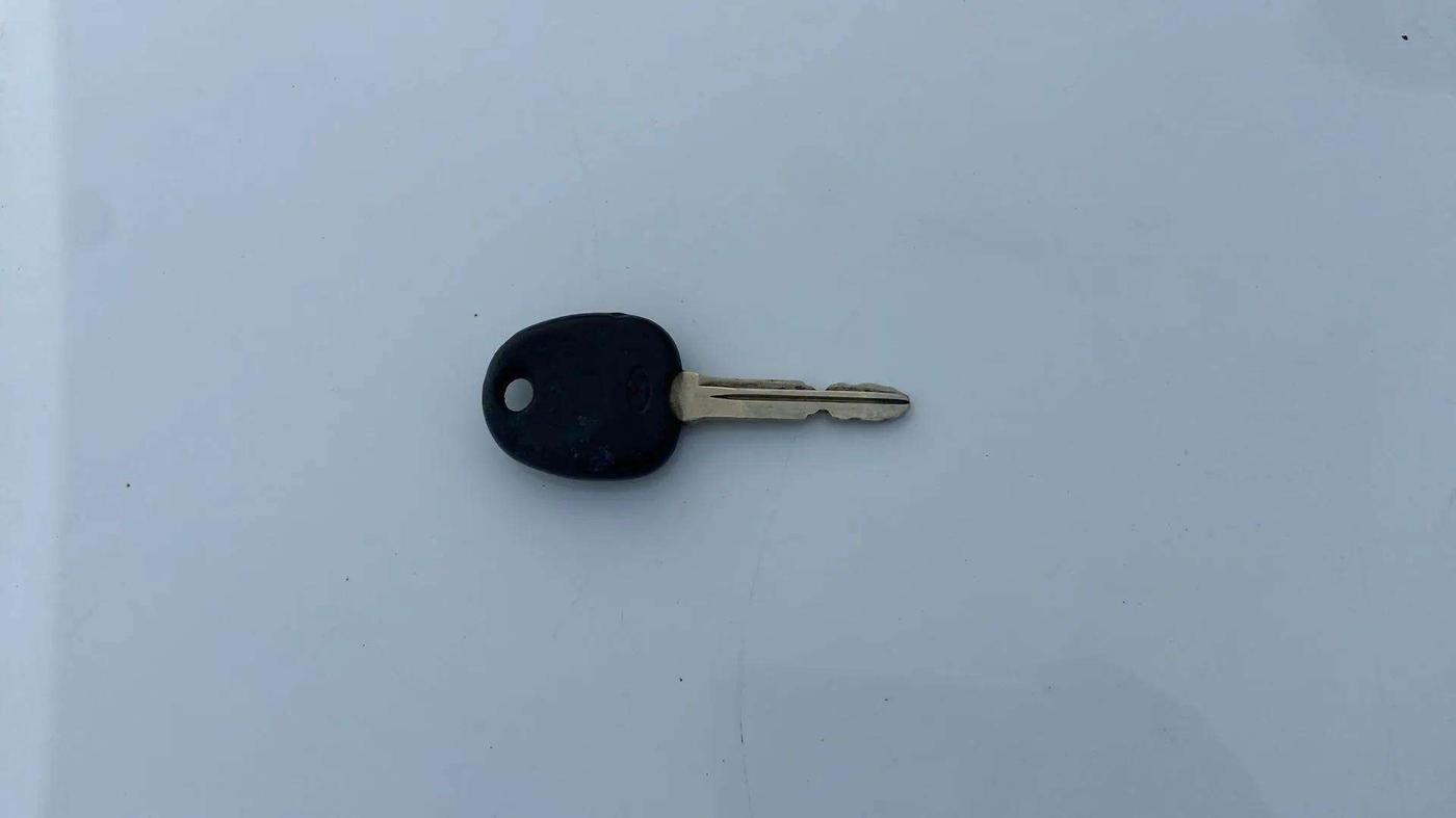 2018 Hyundai Xcent E+, Petrol, Manual, 83,053 km, Key Close Up