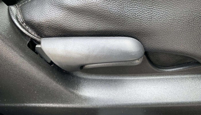 2021 Maruti Vitara Brezza LXI, Petrol, Manual, 16,186 km, Driver Side Adjustment Panel