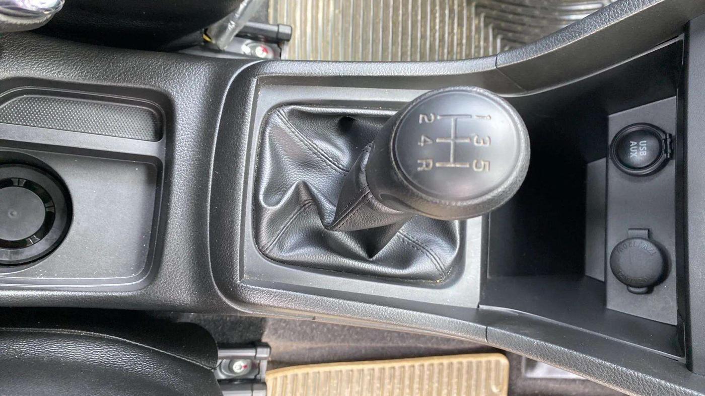 2021 Maruti Vitara Brezza LXI, Petrol, Manual, 16,186 km, Gear Lever