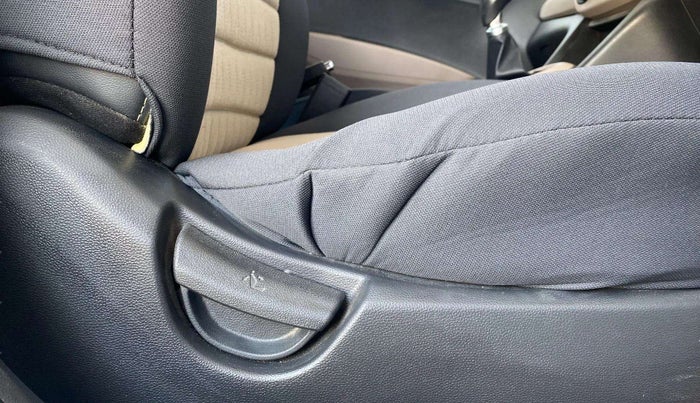 2019 Hyundai Grand i10 SPORTZ 1.2 KAPPA VTVT, Petrol, Manual, 42,534 km, Driver Side Adjustment Panel