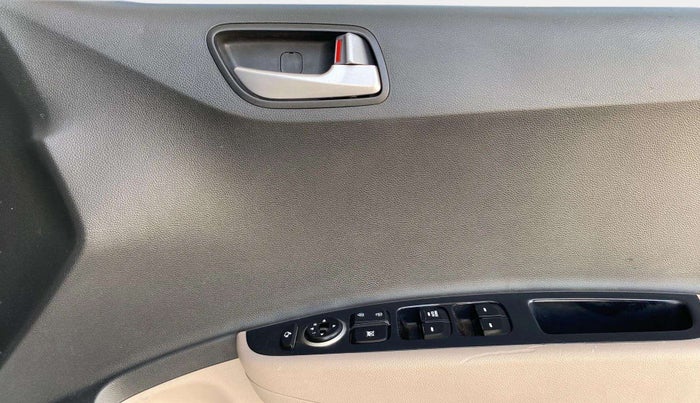 2019 Hyundai Grand i10 SPORTZ 1.2 KAPPA VTVT, Petrol, Manual, 42,534 km, Driver Side Door Panels Control