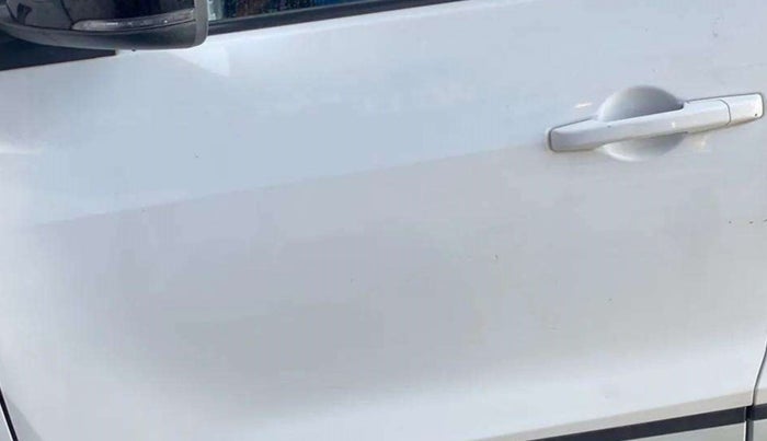 2022 Nissan MAGNITE XV EXECUTIVE, Petrol, Manual, 35,987 km, Front passenger door - Slight discoloration