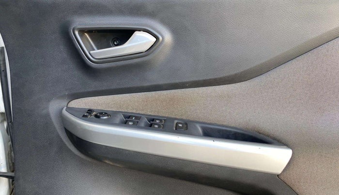 2022 Nissan MAGNITE XV EXECUTIVE, Petrol, Manual, 35,987 km, Driver Side Door Panels Control