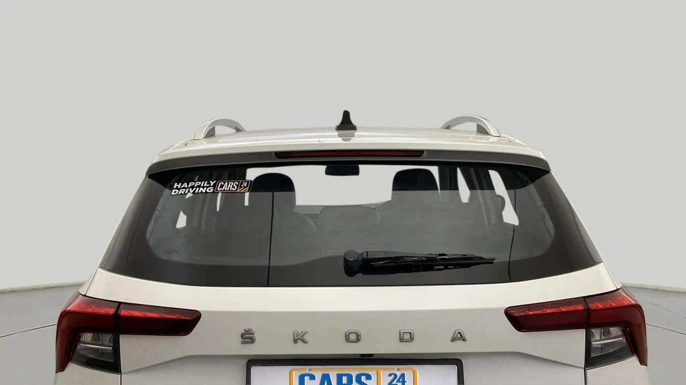 2022 Skoda KUSHAQ AMBITION 1.0L TSI MT, Petrol, Manual, 52,660 km, Rear Windshield