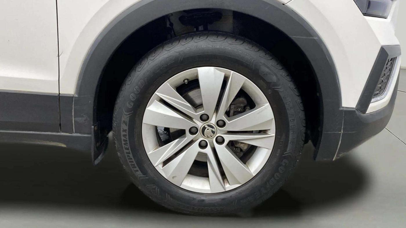 2022 Skoda KUSHAQ AMBITION 1.0L TSI MT, Petrol, Manual, 52,660 km, Right Front Wheel