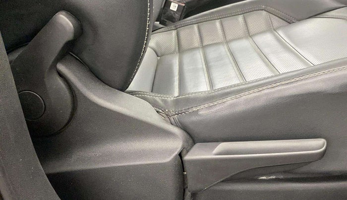 2022 Skoda KUSHAQ AMBITION 1.0L TSI MT, Petrol, Manual, 52,223 km, Driver Side Adjustment Panel