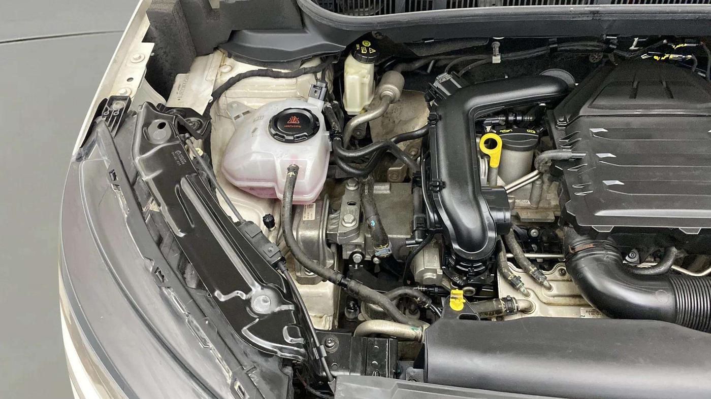 2022 Skoda KUSHAQ AMBITION 1.0L TSI MT, Petrol, Manual, 52,660 km, Engine View - Right