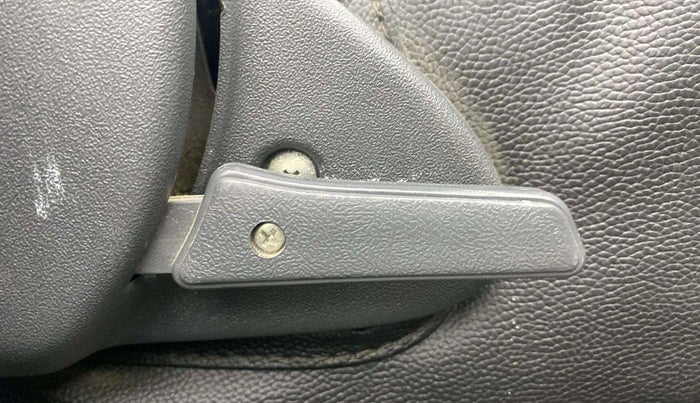 2018 Maruti Alto 800 VXI UTSAV EDITION, Petrol, Manual, 62,259 km, Driver Side Adjustment Panel