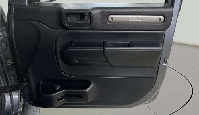 2021 Mahindra Thar LX PETROL HT 4WD AT, Petrol, Automatic, 24,606 km, Driver Side Door Panels Control