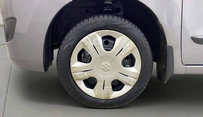 2015 Maruti Wagon R 1.0 VXI, Petrol, Manual, 49,854 km, Left Front Wheel