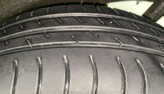 2015 Maruti Wagon R 1.0 VXI, Petrol, Manual, 49,854 km, Left Rear Tyre Tread