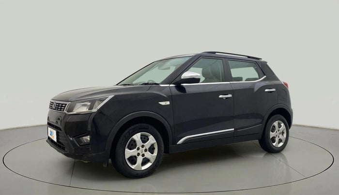 2019 Mahindra XUV300 W6 1.2 PETROL, Petrol, Manual, 71,057 km, Left Front Diagonal