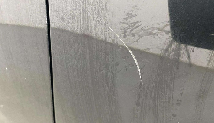 2019 Mahindra XUV300 W6 1.2 PETROL, Petrol, Manual, 71,057 km, Right rear door - Minor scratches