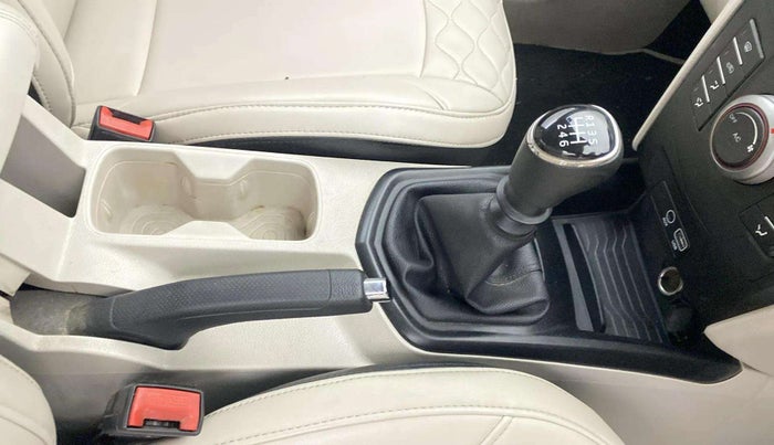 2019 Mahindra XUV300 W6 1.2 PETROL, Petrol, Manual, 71,057 km, Gear Lever