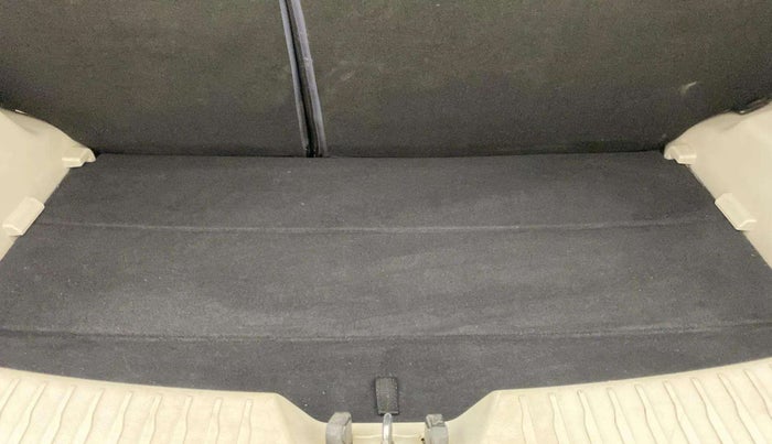 2019 Mahindra XUV300 W6 1.2 PETROL, Petrol, Manual, 71,057 km, Boot Inside