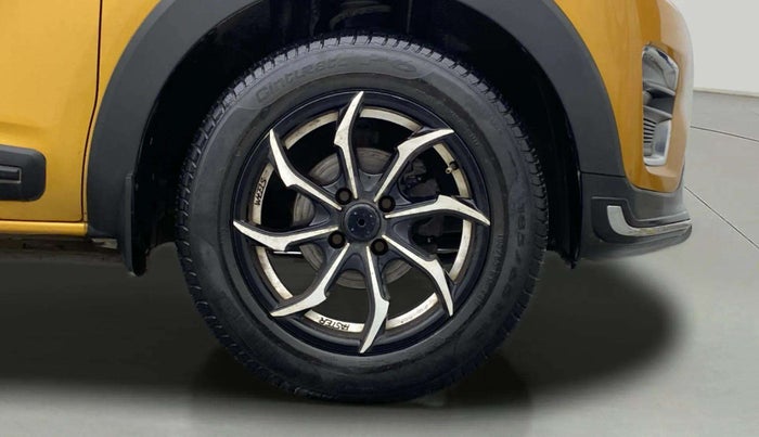 2019 Renault TRIBER RXZ, Petrol, Manual, 28,458 km, Right Front Wheel