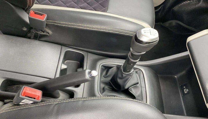2019 Renault TRIBER RXZ, Petrol, Manual, 28,458 km, Gear Lever