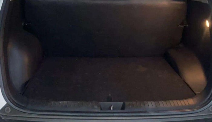 2018 Hyundai Creta E PLUS 1.6 PETROL, Petrol, Manual, 79,865 km, Boot Inside