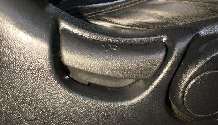 2018 Hyundai Creta E PLUS 1.6 PETROL, Petrol, Manual, 79,865 km, Driver Side Adjustment Panel