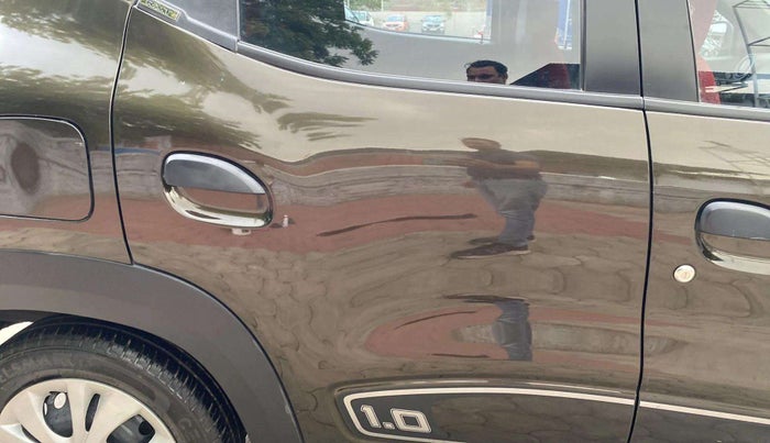 2021 Renault Kwid RXT 1.0 (O), Petrol, Manual, 23,534 km, Right rear door - Slightly dented