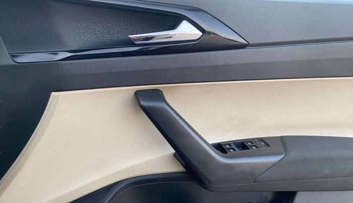 2022 Skoda SLAVIA AMBITION 1.0L TSI MT, Petrol, Manual, 25,461 km, Driver Side Door Panels Control