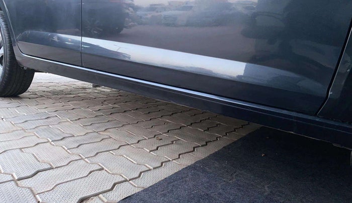 2022 Skoda SLAVIA AMBITION 1.0L TSI MT, Petrol, Manual, 25,461 km, Right running board - Minor scratches