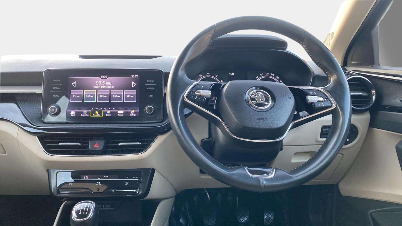 2022 Skoda SLAVIA AMBITION 1.0L TSI MT, Petrol, Manual, 25,493 km, Steering Wheel Close Up
