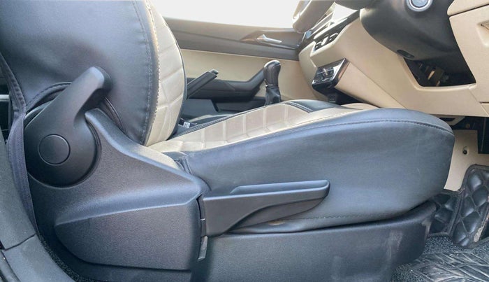 2022 Skoda SLAVIA AMBITION 1.0L TSI MT, Petrol, Manual, 25,461 km, Driver Side Adjustment Panel