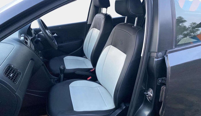 2017 Volkswagen Polo COMFORTLINE 1.2L, Petrol, Manual, 56,304 km, Right Side Front Door Cabin