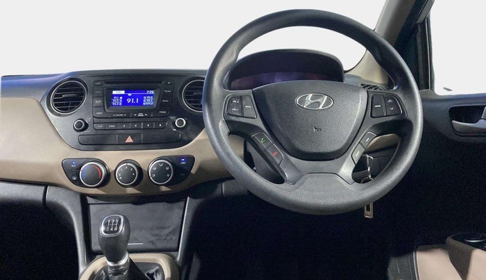 2015 Hyundai Xcent S (O) 1.2, Petrol, Manual, 82,531 km, Steering Wheel Close Up