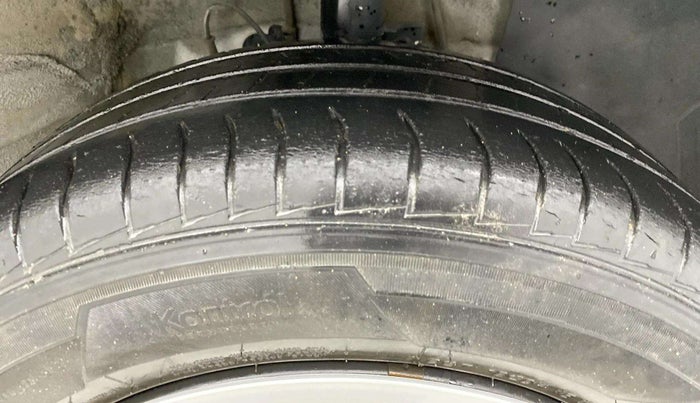 2019 Hyundai VENUE S 1.2, Petrol, Manual, 51,053 km, Right Front Tyre Tread