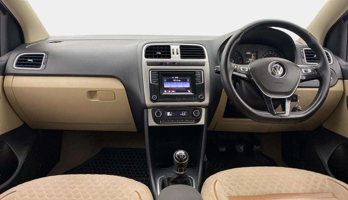 2016 Volkswagen Ameo HIGHLINE1.2L, Petrol, Manual, 78,389 km, Dashboard