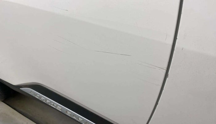 2019 MG HECTOR SHARP 1.5 DCT PETROL, Petrol, Automatic, 62,419 km, Front passenger door - Minor scratches