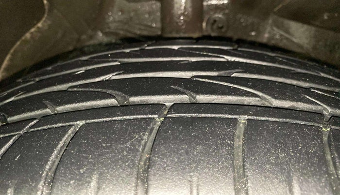 2019 MG HECTOR SHARP 1.5 DCT PETROL, Petrol, Automatic, 62,419 km, Right Front Tyre Tread