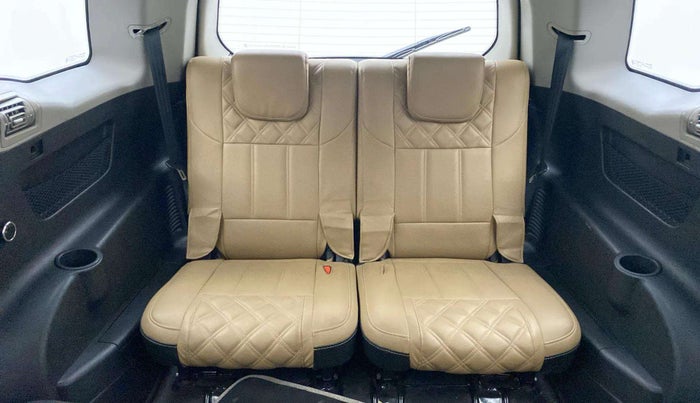 2020 Mahindra XUV500 W7, Diesel, Manual, 49,355 km, Third Seat Row ( optional )